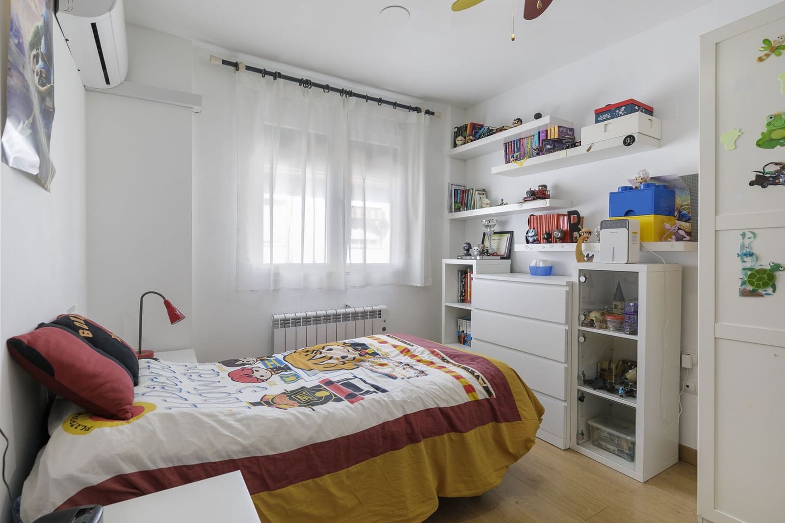 4 makuuhuone Rivitalo myytävänä paikassa La Zubia mukana 
autotalli - 265 000 € (Ref: 9806684)