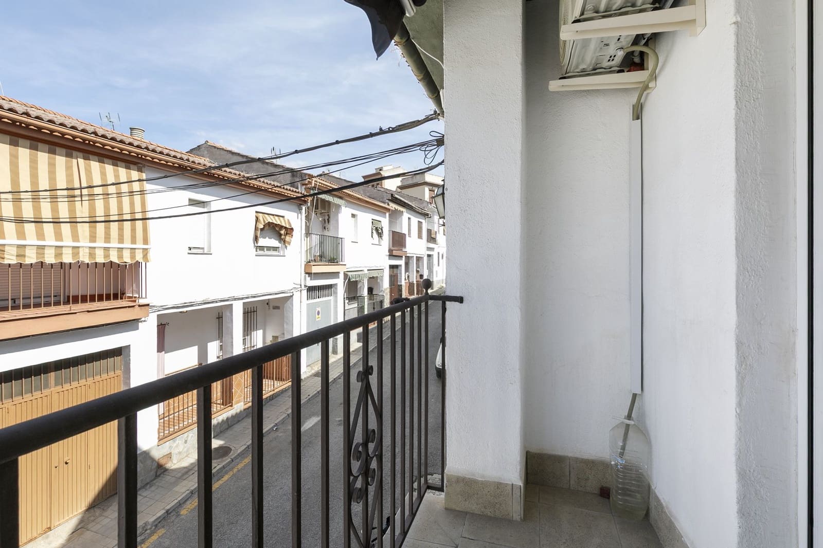 4 makuuhuone Rivitalo myytävänä paikassa La Zubia mukana 
autotalli - 265 000 € (Ref: 9806684)