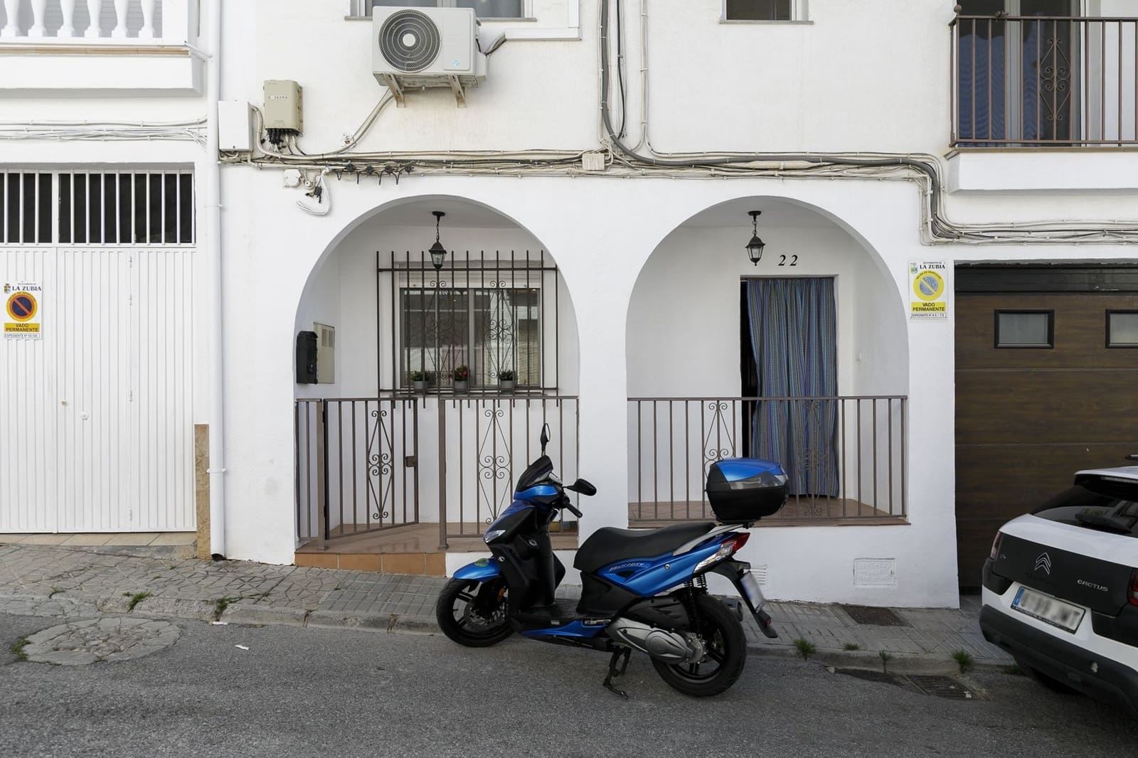 4 makuuhuone Rivitalo myytävänä paikassa La Zubia mukana 
autotalli - 265 000 € (Ref: 9806684)