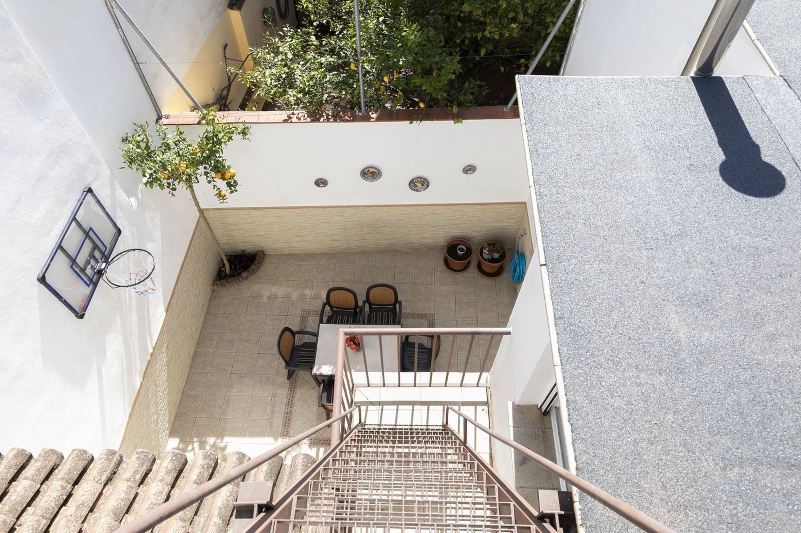 4 makuuhuone Rivitalo myytävänä paikassa La Zubia mukana 
autotalli - 265 000 € (Ref: 9806684)