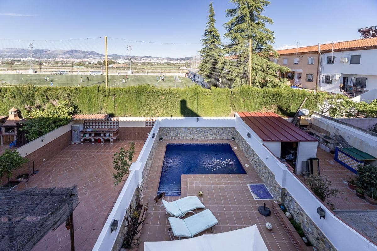 3 sypialnia Dom na sprzedaż w Ambroz z basenem garażem - 279 000 € (Ref: 9806686)