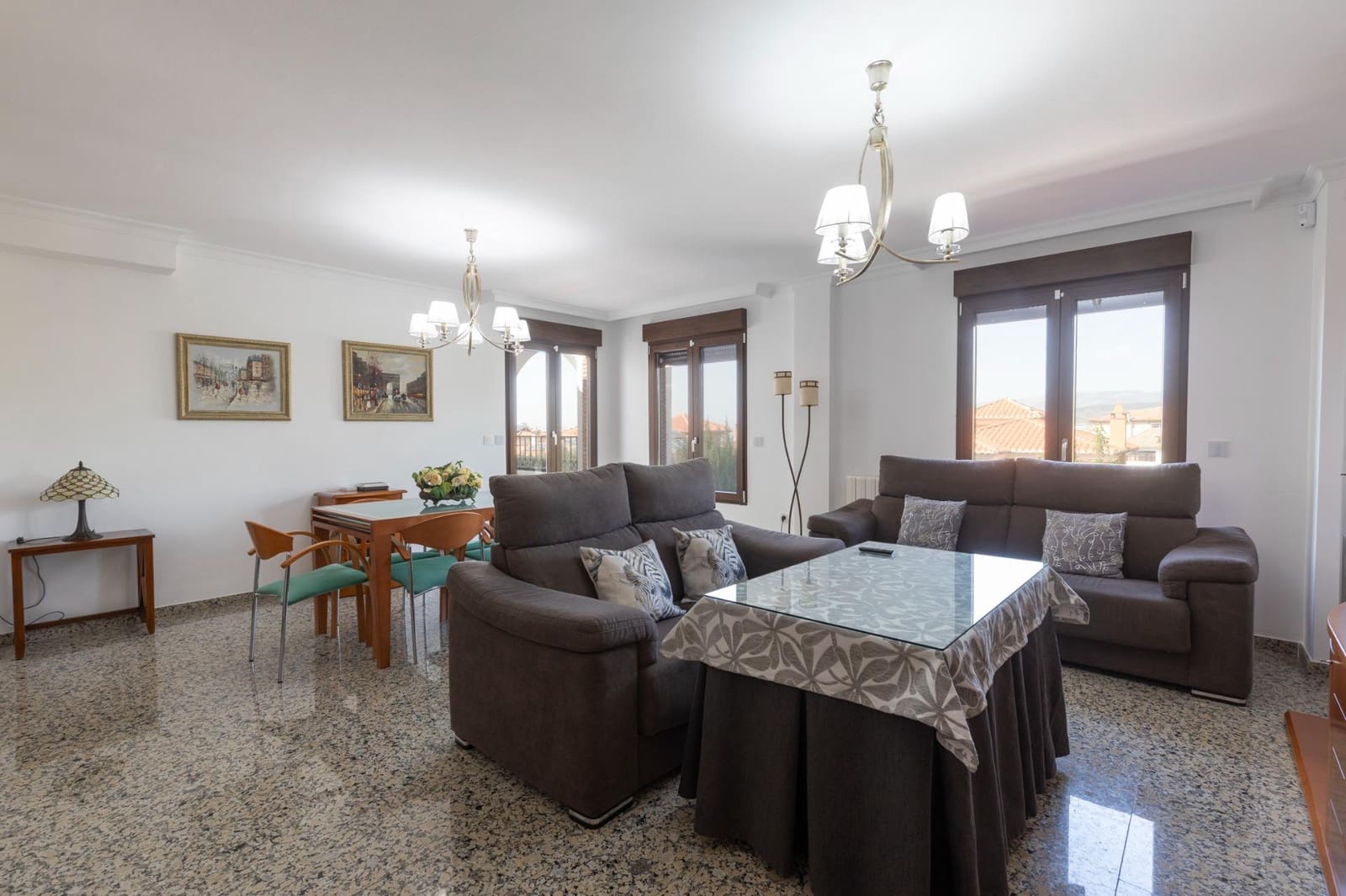 4 sovrum Villa till salu i La Zubia med pool garage - 360 000 € (Ref: 9808299)