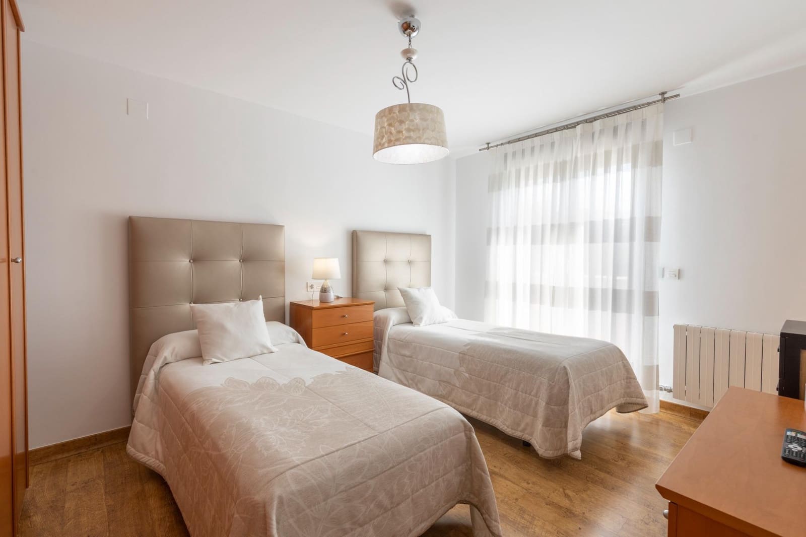 4 sovrum Villa till salu i La Zubia med pool garage - 360 000 € (Ref: 9808299)