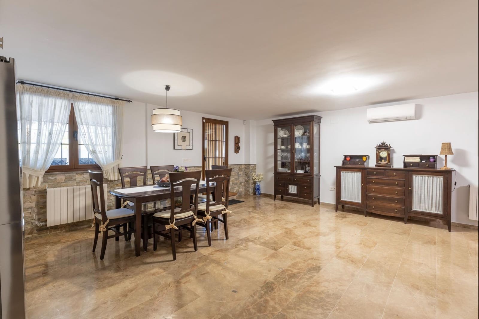 4 sovrum Villa till salu i La Zubia med pool garage - 360 000 € (Ref: 9808299)