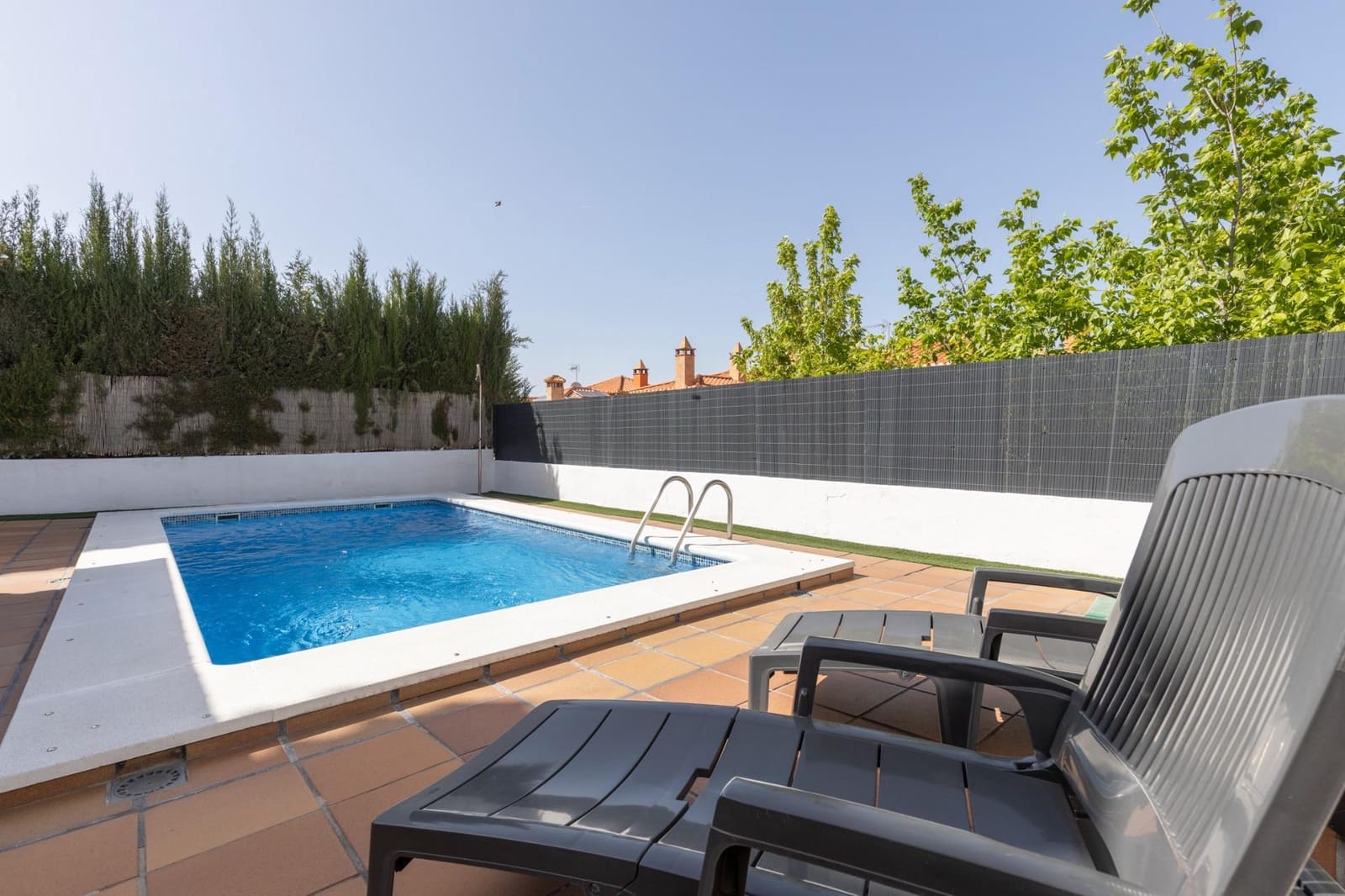 4 sovrum Villa till salu i La Zubia med pool garage - 360 000 € (Ref: 9808299)