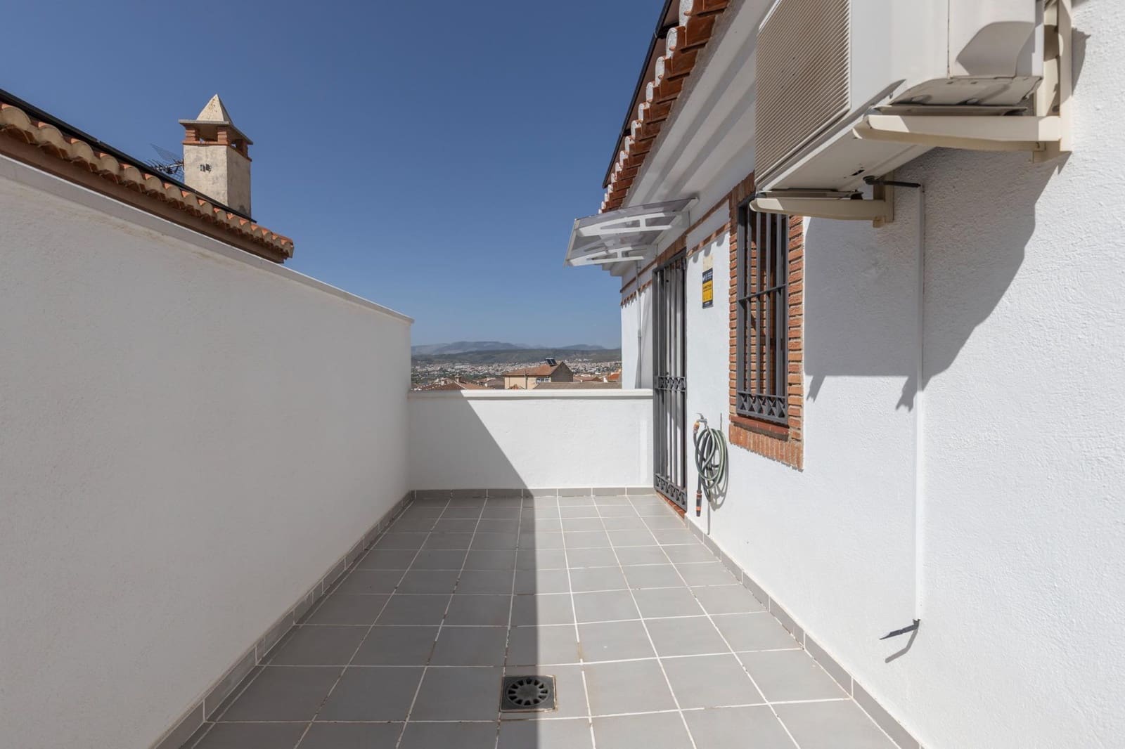 4 sovrum Villa till salu i La Zubia med pool garage - 360 000 € (Ref: 9808299)