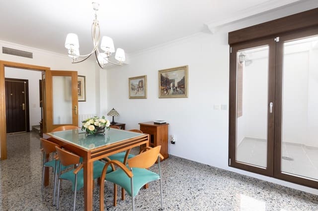 4 sovrum Villa till salu i La Zubia med pool garage - 360 000 € (Ref: 9808299)