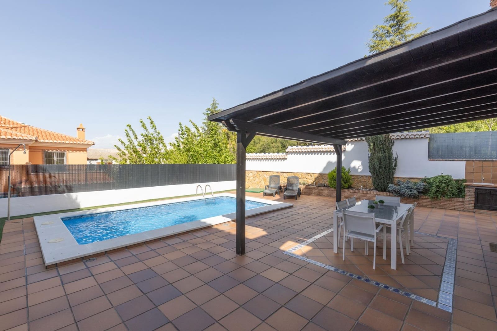 4 sovrum Villa till salu i La Zubia med pool garage - 360 000 € (Ref: 9808299)