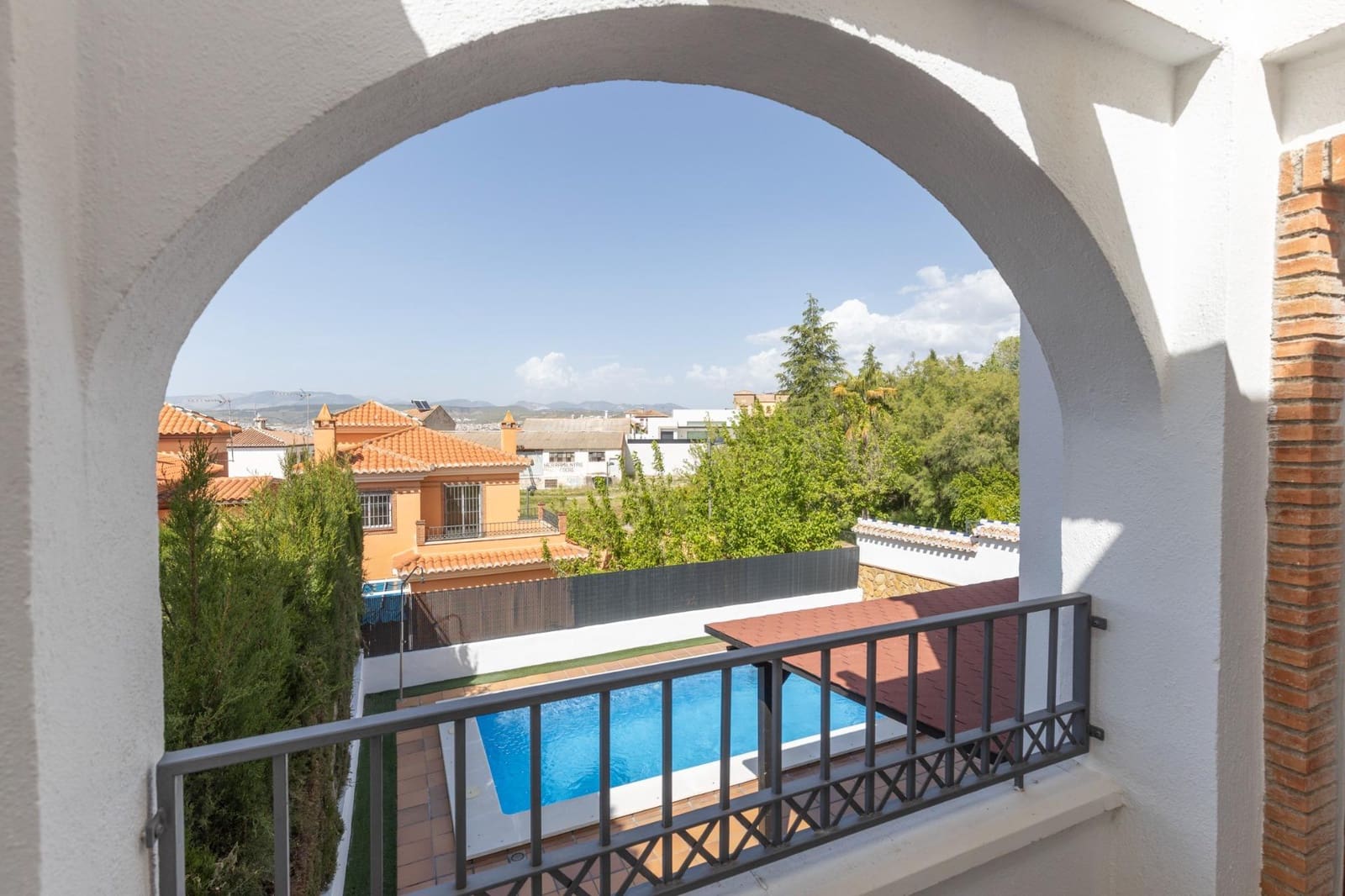 4 sovrum Villa till salu i La Zubia med pool garage - 360 000 € (Ref: 9808299)