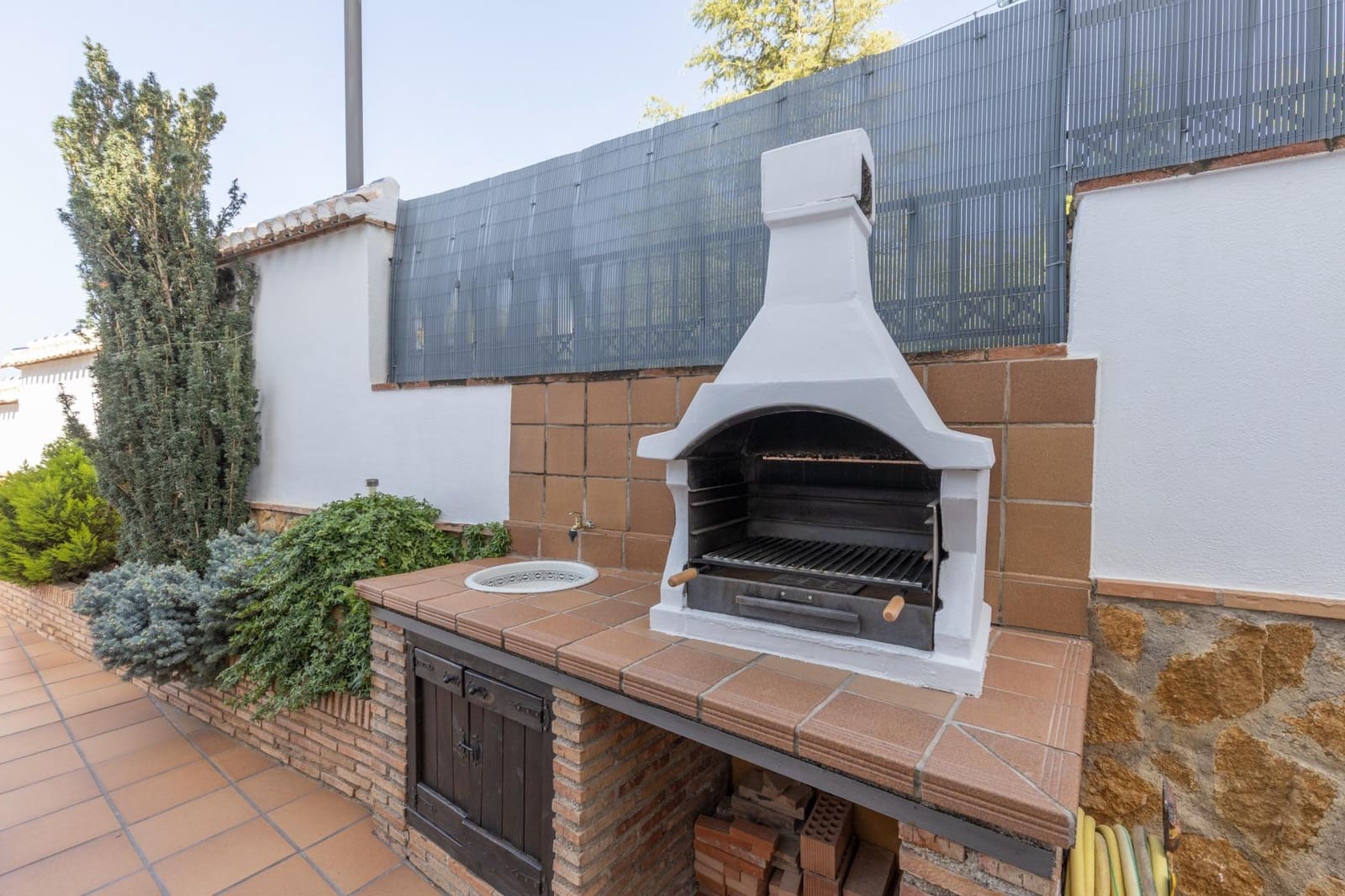 4 sovrum Villa till salu i La Zubia med pool garage - 360 000 € (Ref: 9808299)