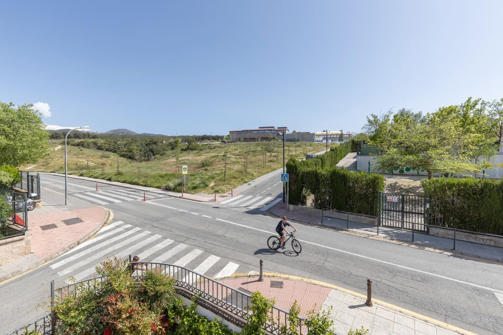 4 sovrum Villa till salu i La Zubia med pool garage - 360 000 € (Ref: 9808299)