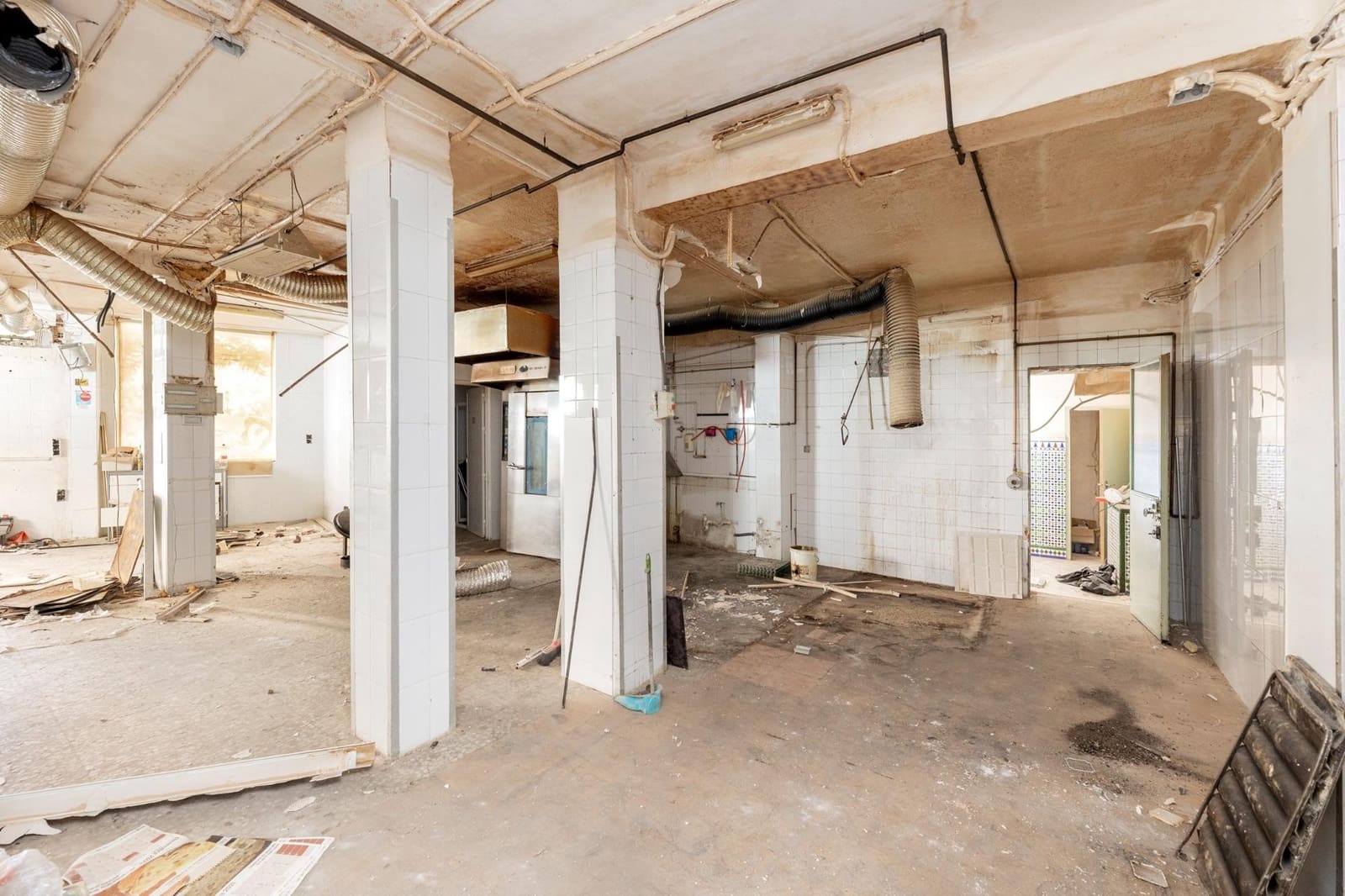 3 bedroom Commercial for sale in Granada city - € 444,000 (Ref: 9808305)