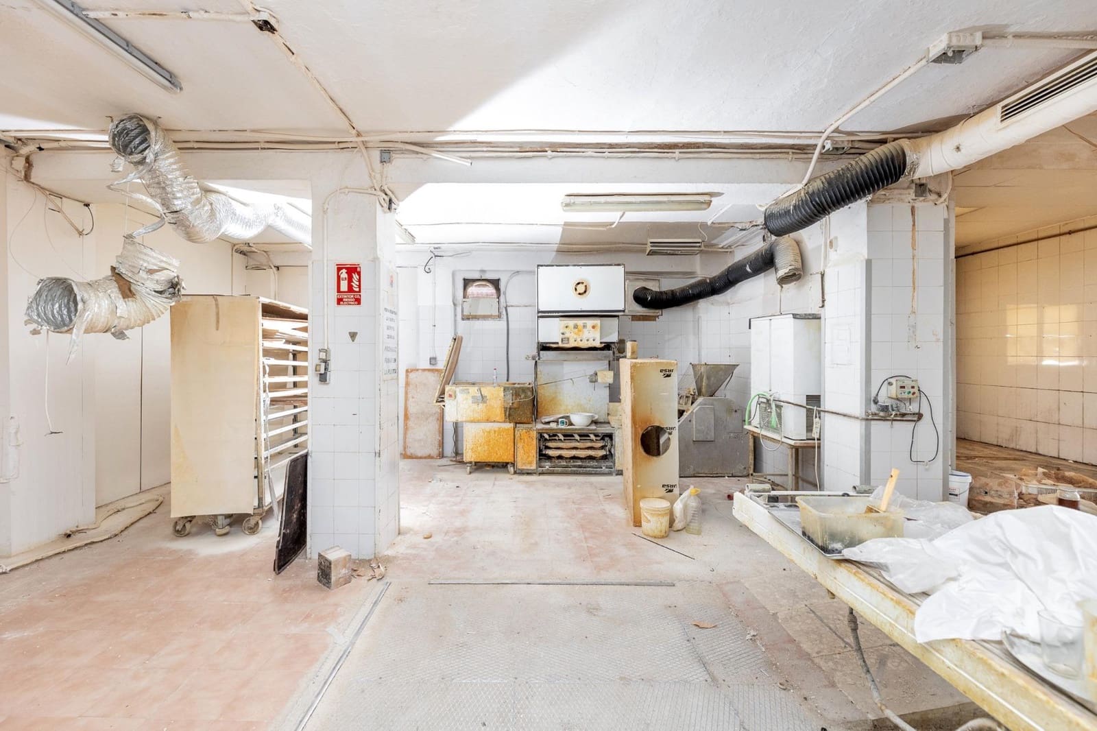 3 bedroom Commercial for sale in Granada city - € 444,000 (Ref: 9808305)