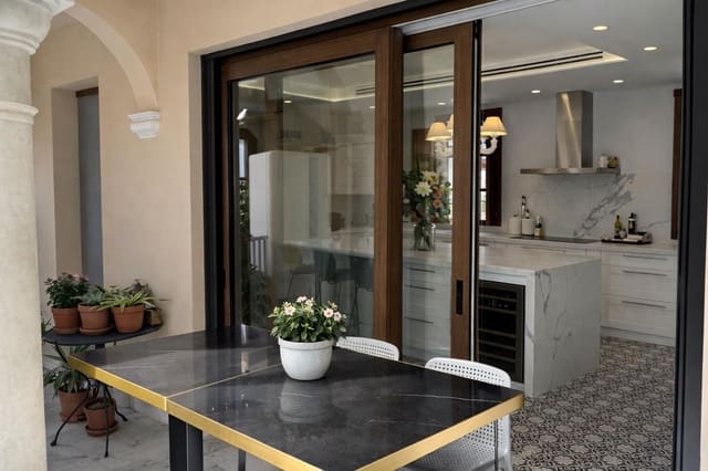 7 Zimmer Villa zu verkaufen in Otura mit Pool Garage - 1.295.000 € (Ref: 9812346)