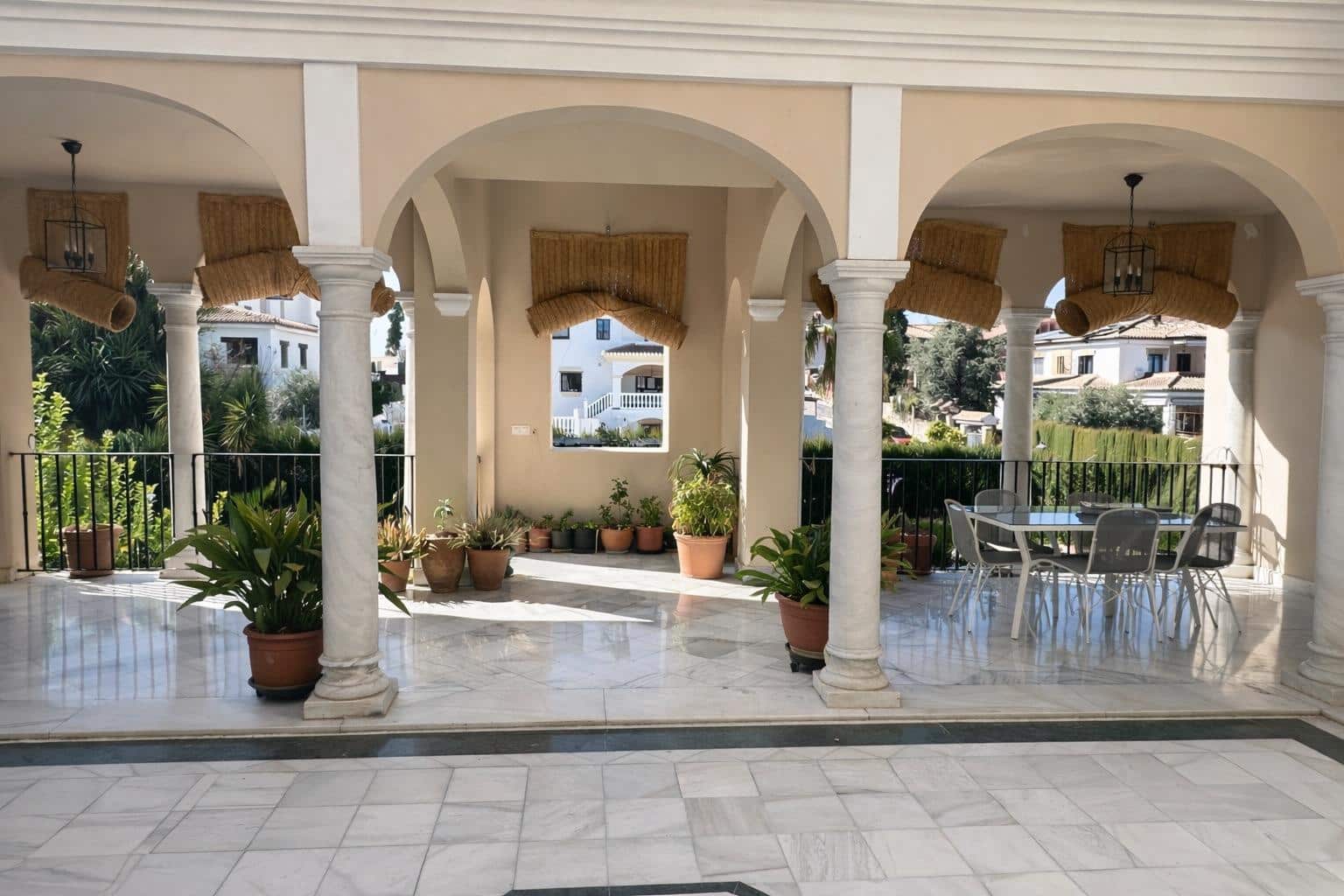 7 Zimmer Villa zu verkaufen in Otura mit Pool Garage - 1.295.000 € (Ref: 9812346)