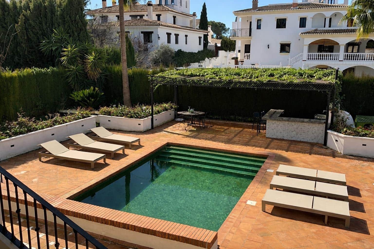 7 Zimmer Villa zu verkaufen in Otura mit Pool Garage - 1.295.000 € (Ref: 9812346)