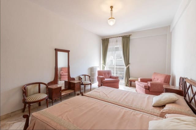 4 soveværelse Lejlighed til salg i Centro, Granada by - € 420.000 (Ref: 9816058)