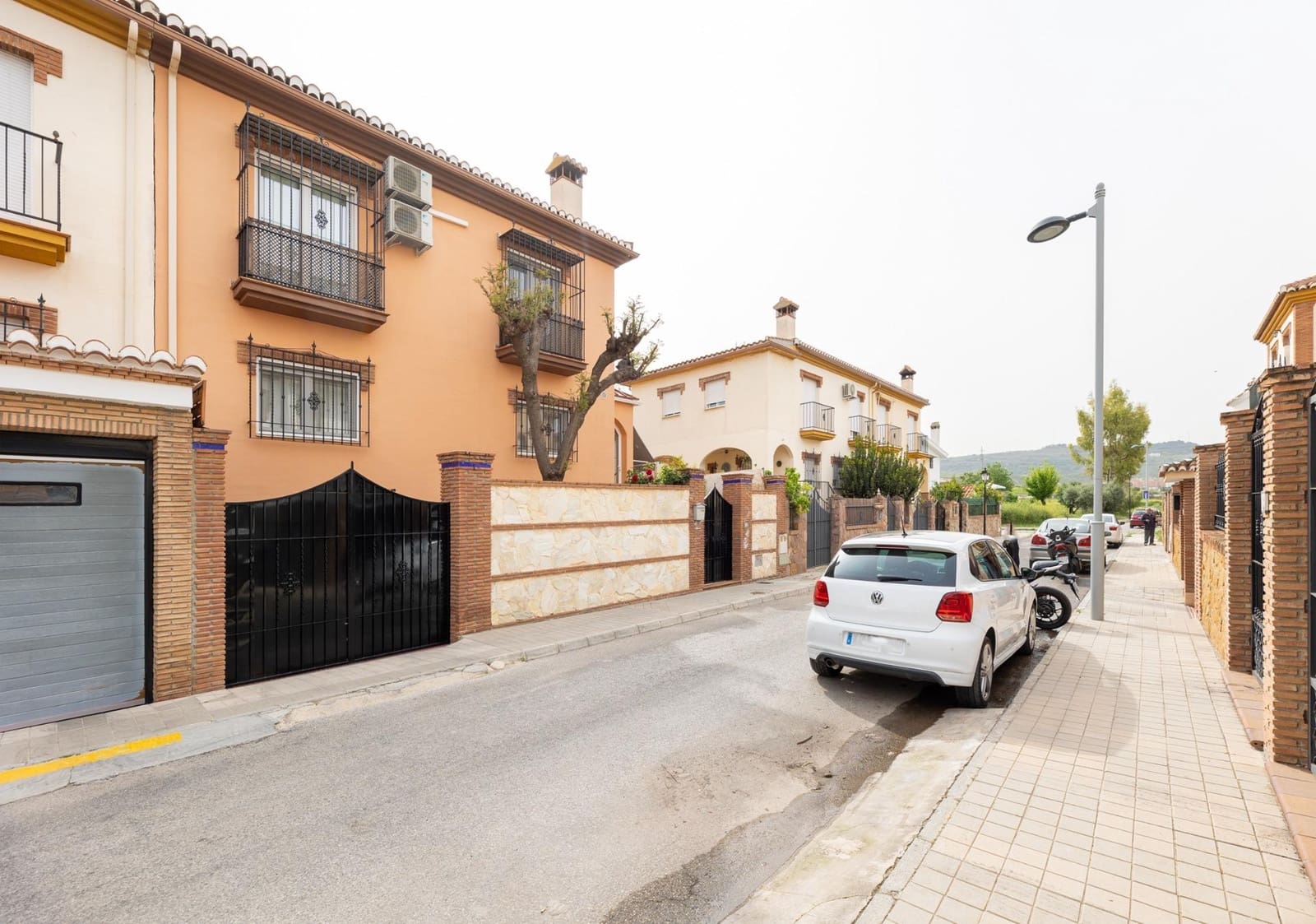 3 quarto Moradia Geminada para venda em Jun com garagem - 290 000 € (Ref: 9816059)