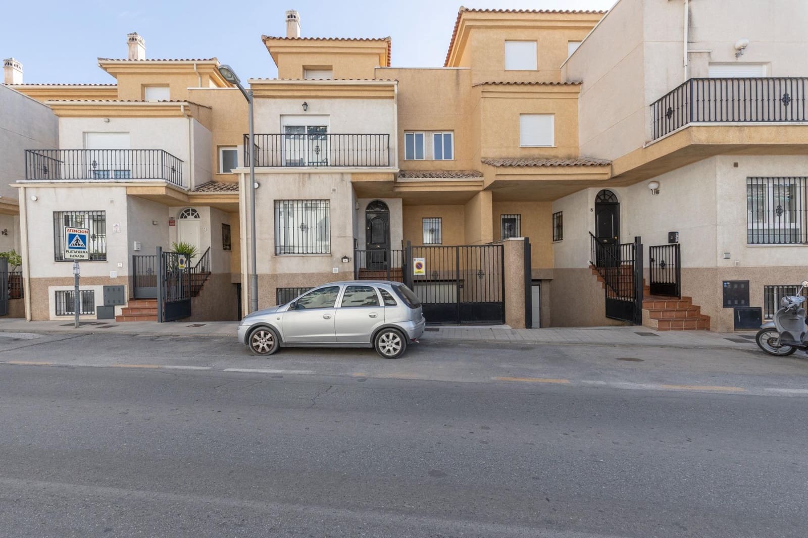 4 sypialnia Dom szeregowy na sprzedaż w Armilla z garażem - 289 000 € (Ref: 9816061)
