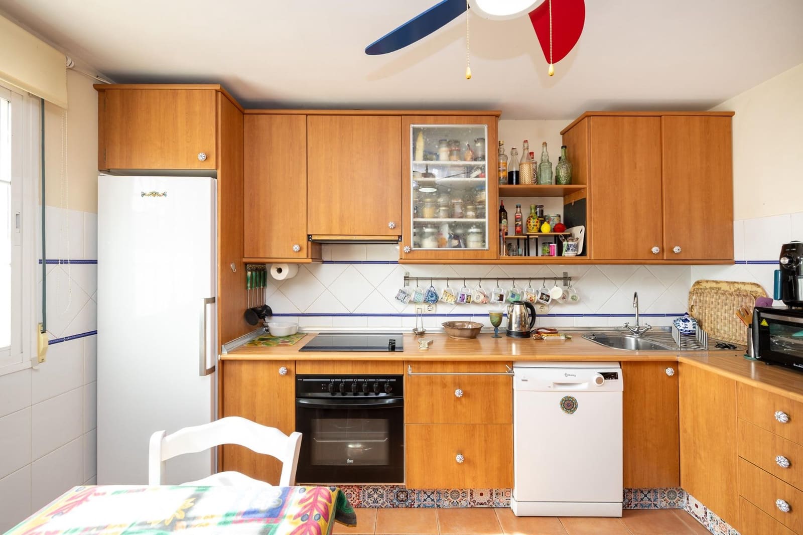 3 sypialnia Dom blizniak na sprzedaż w La Zubia z basenem garażem - 310 000 € (Ref: 9816062)