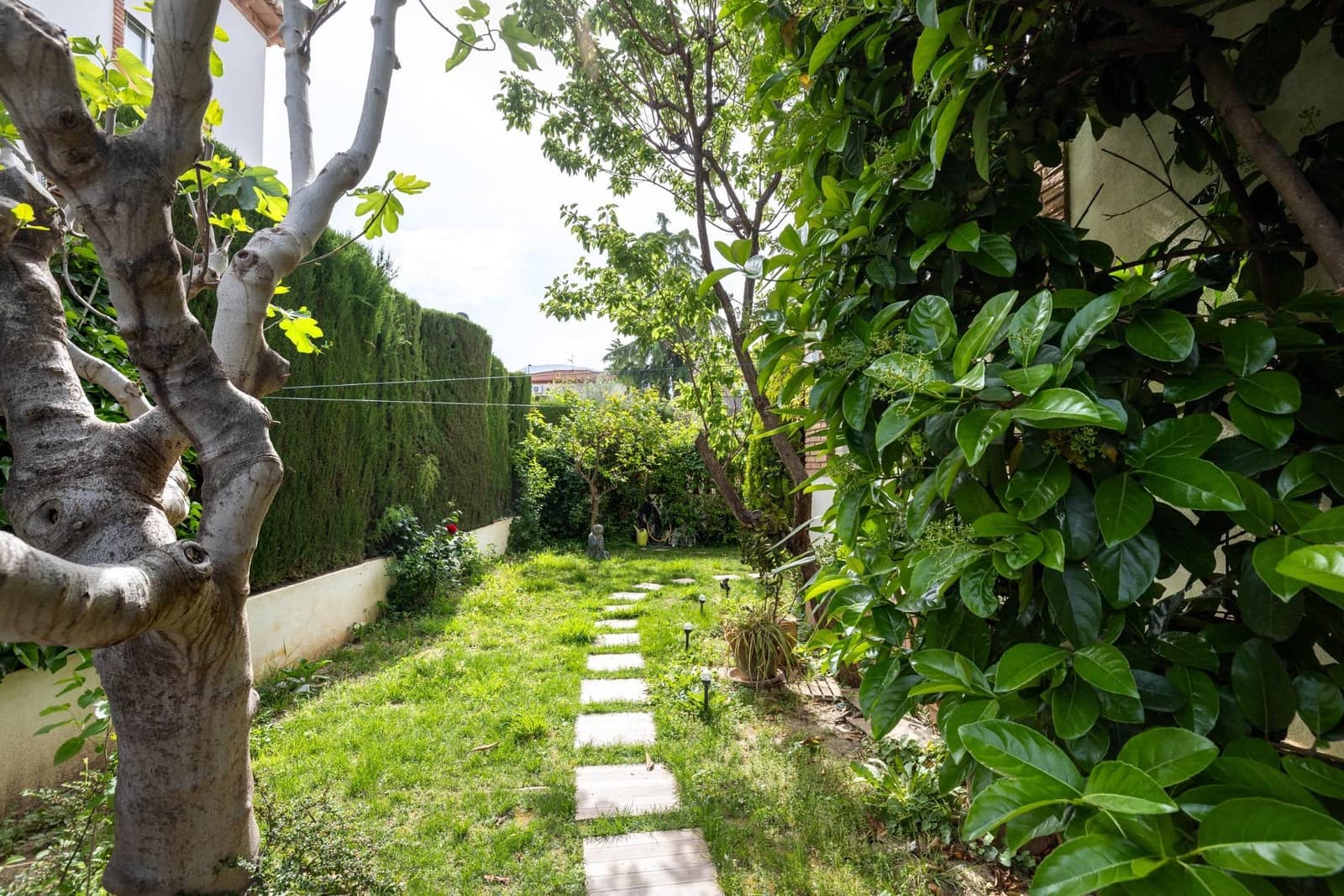 3 sypialnia Dom blizniak na sprzedaż w La Zubia z basenem garażem - 310 000 € (Ref: 9816062)