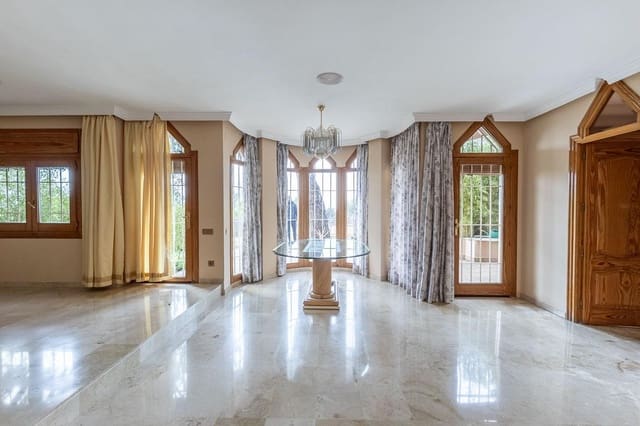 5 soverom Villa til salgs i Peligros med svømmebasseng garasje - € 510 000 (Ref: 9816067)
