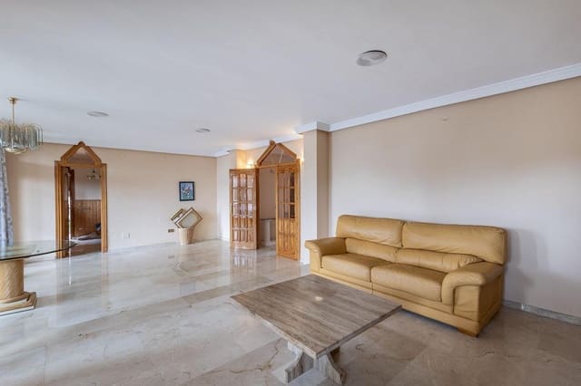5 soverom Villa til salgs i Peligros med svømmebasseng garasje - € 510 000 (Ref: 9816067)
