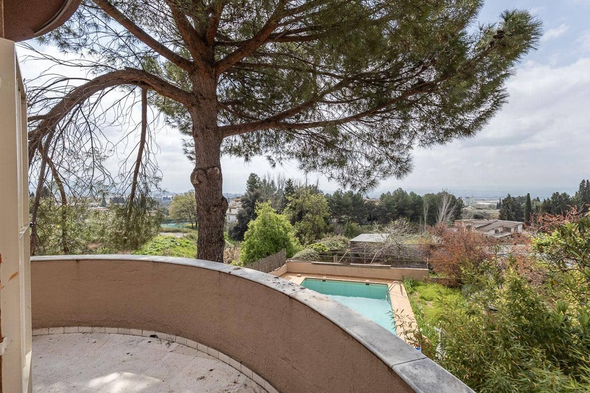 5 soverom Villa til salgs i Peligros med svømmebasseng garasje - € 510 000 (Ref: 9816067)