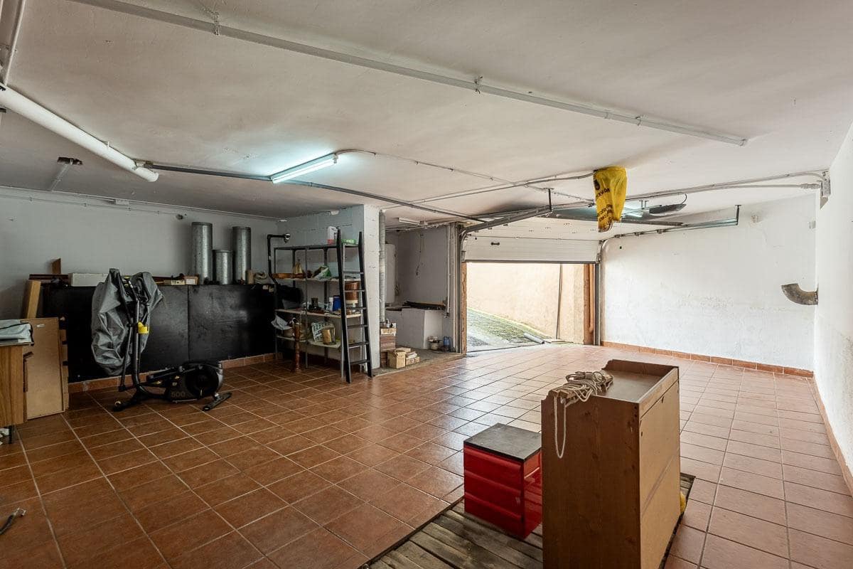 5 soverom Villa til salgs i Peligros med svømmebasseng garasje - € 510 000 (Ref: 9816067)