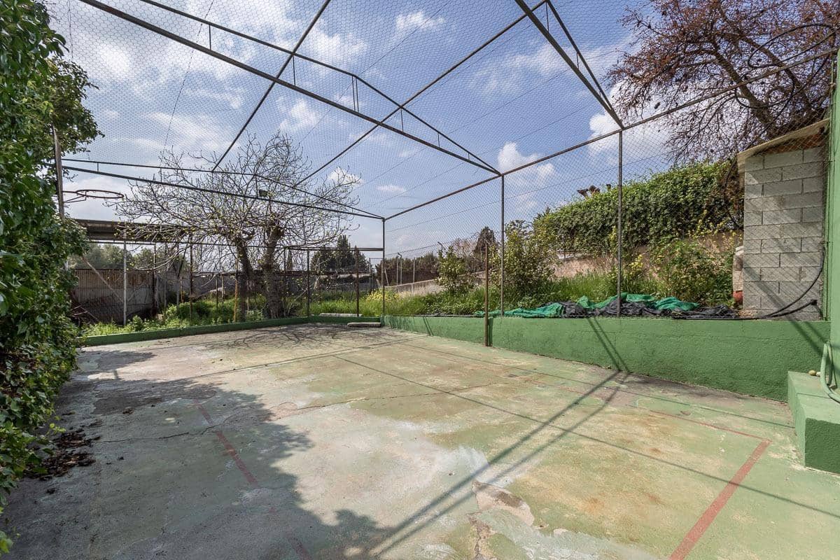 5 soverom Villa til salgs i Peligros med svømmebasseng garasje - € 510 000 (Ref: 9816067)