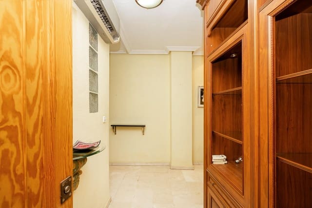2 soveværelse Lejlighed til salg i Granada by - € 195.000 (Ref: 9818113)