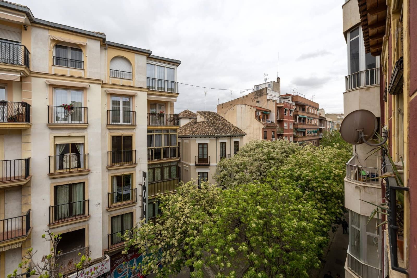 2 soveværelse Lejlighed til salg i Granada by - € 195.000 (Ref: 9818113)