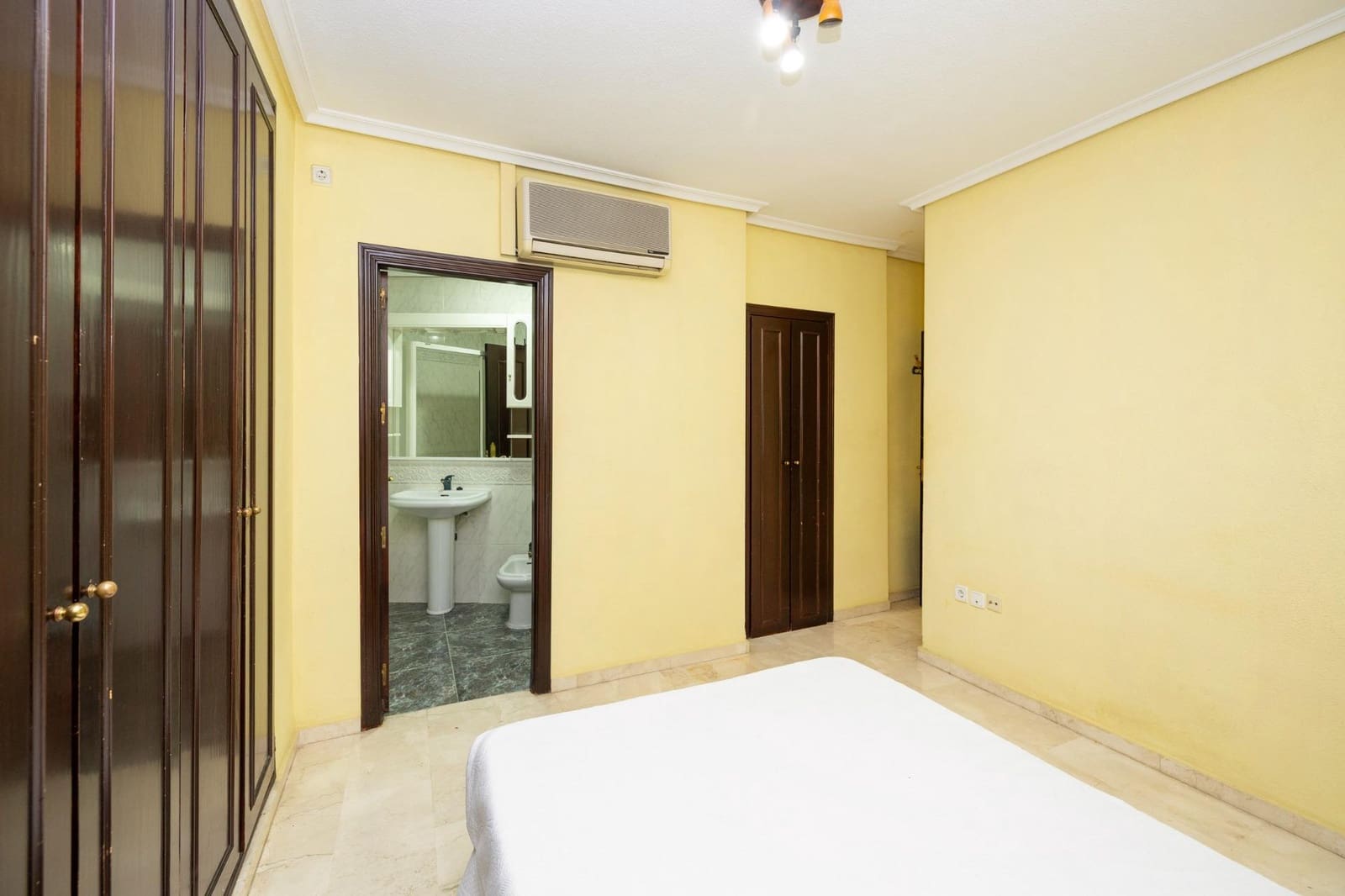2 soveværelse Lejlighed til salg i Granada by - € 195.000 (Ref: 9818113)
