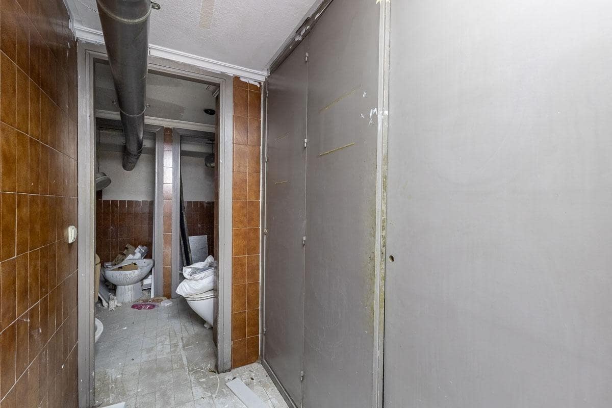 Local Comercial en Granada ciudad en venta - 975.000 € (Ref: 9818115)