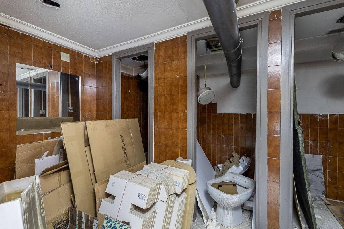 Local Comercial en Granada ciudad en venta - 975.000 € (Ref: 9818115)