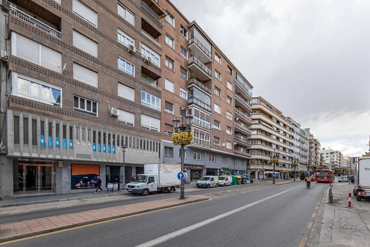 Local Comercial en Granada ciudad en venta - 975.000 € (Ref: 9818115)