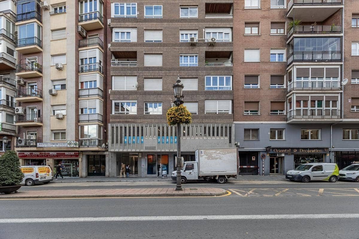 Local Comercial en Granada ciudad en venta - 975.000 € (Ref: 9818115)