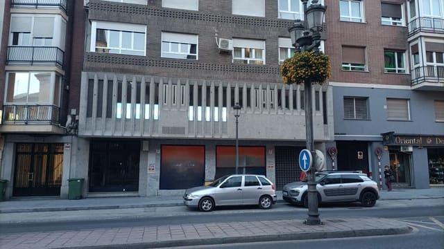 Local Comercial en Granada ciudad en venta - 975.000 € (Ref: 9818115)