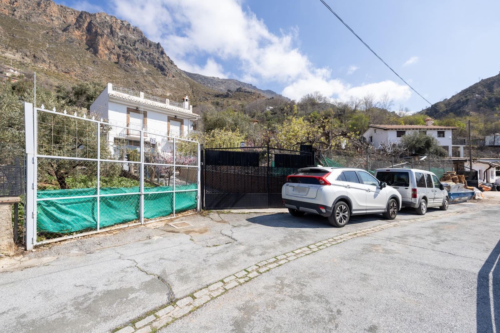 6 bedroom Villa for sale in Guejar Sierra with pool garage - € 430,000 (Ref: 9822835)