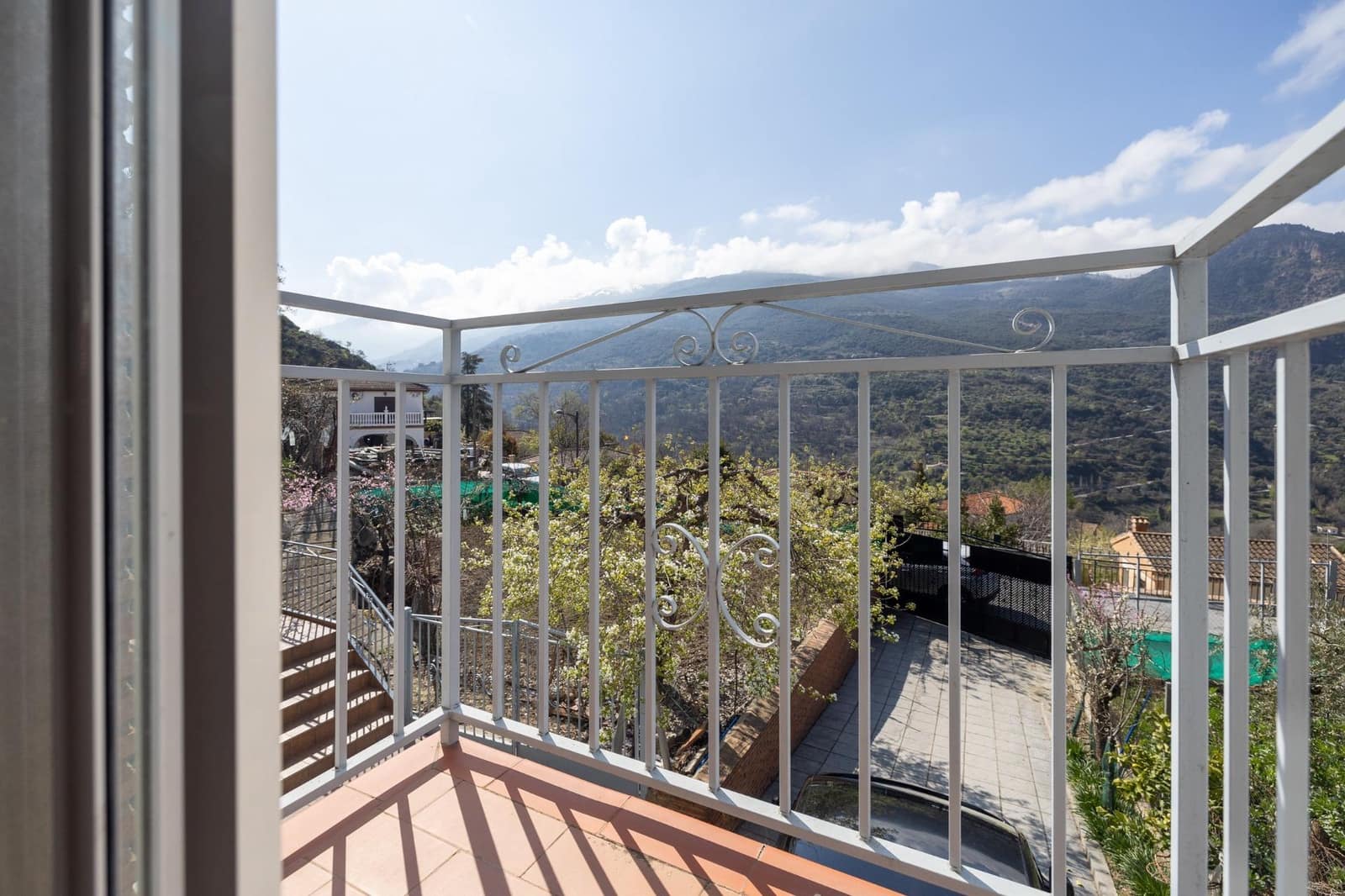 6 bedroom Villa for sale in Guejar Sierra with pool garage - € 430,000 (Ref: 9822835)