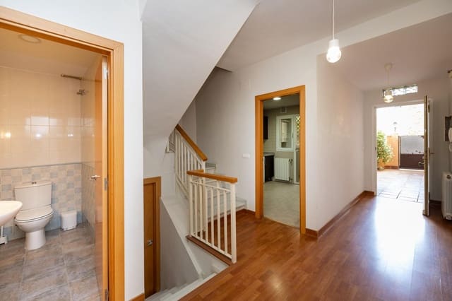 2 soveværelse Rækkehus til salg i Las Gabias med swimmingpool garage - € 245.000 (Ref: 9822837)