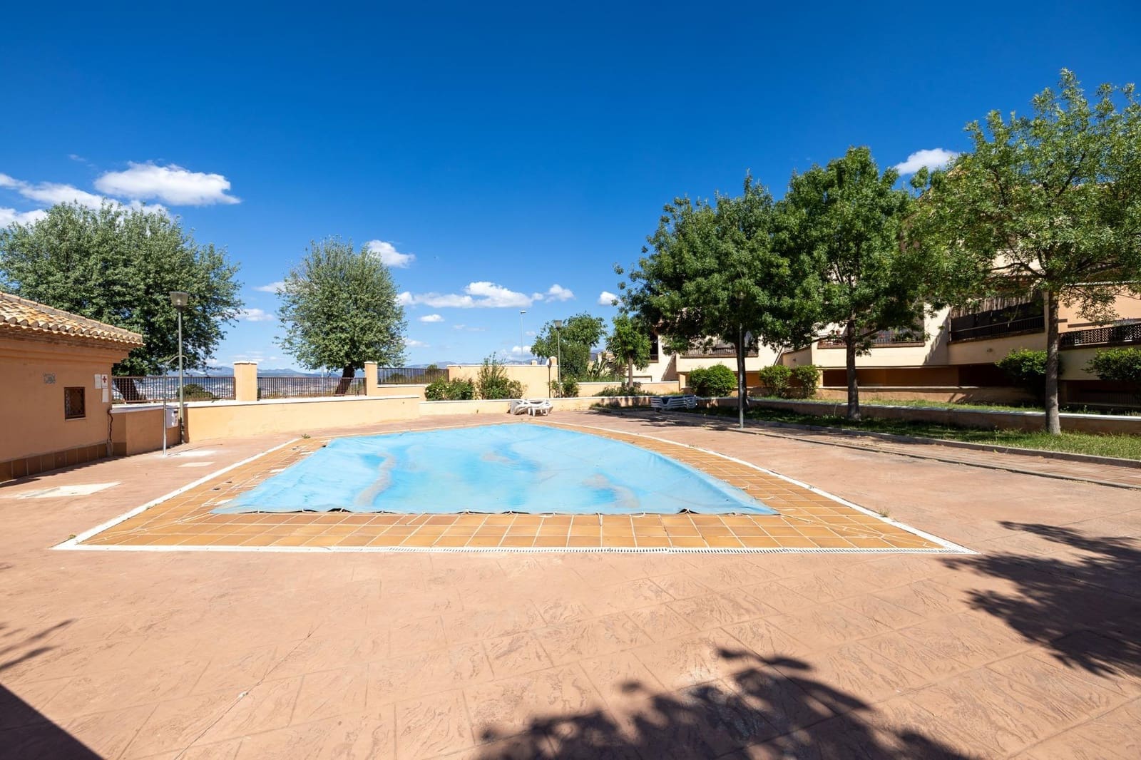2 soveværelse Rækkehus til salg i Las Gabias med swimmingpool garage - € 245.000 (Ref: 9822837)