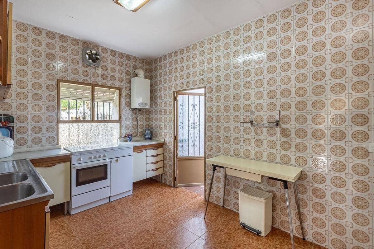 4 bedroom Finca/Country House for sale in Cajar with garage - € 325,000 (Ref: 9822840)