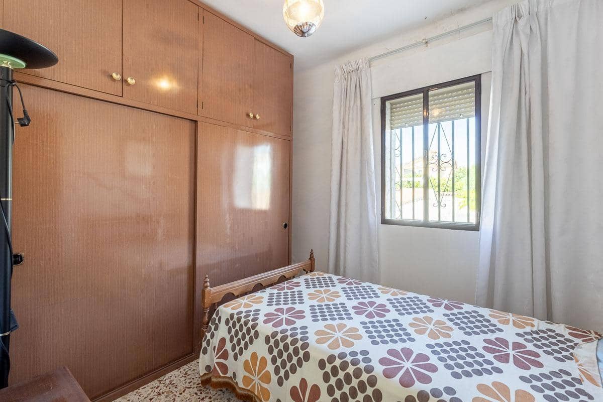 4 bedroom Finca/Country House for sale in Cajar with garage - € 325,000 (Ref: 9822840)