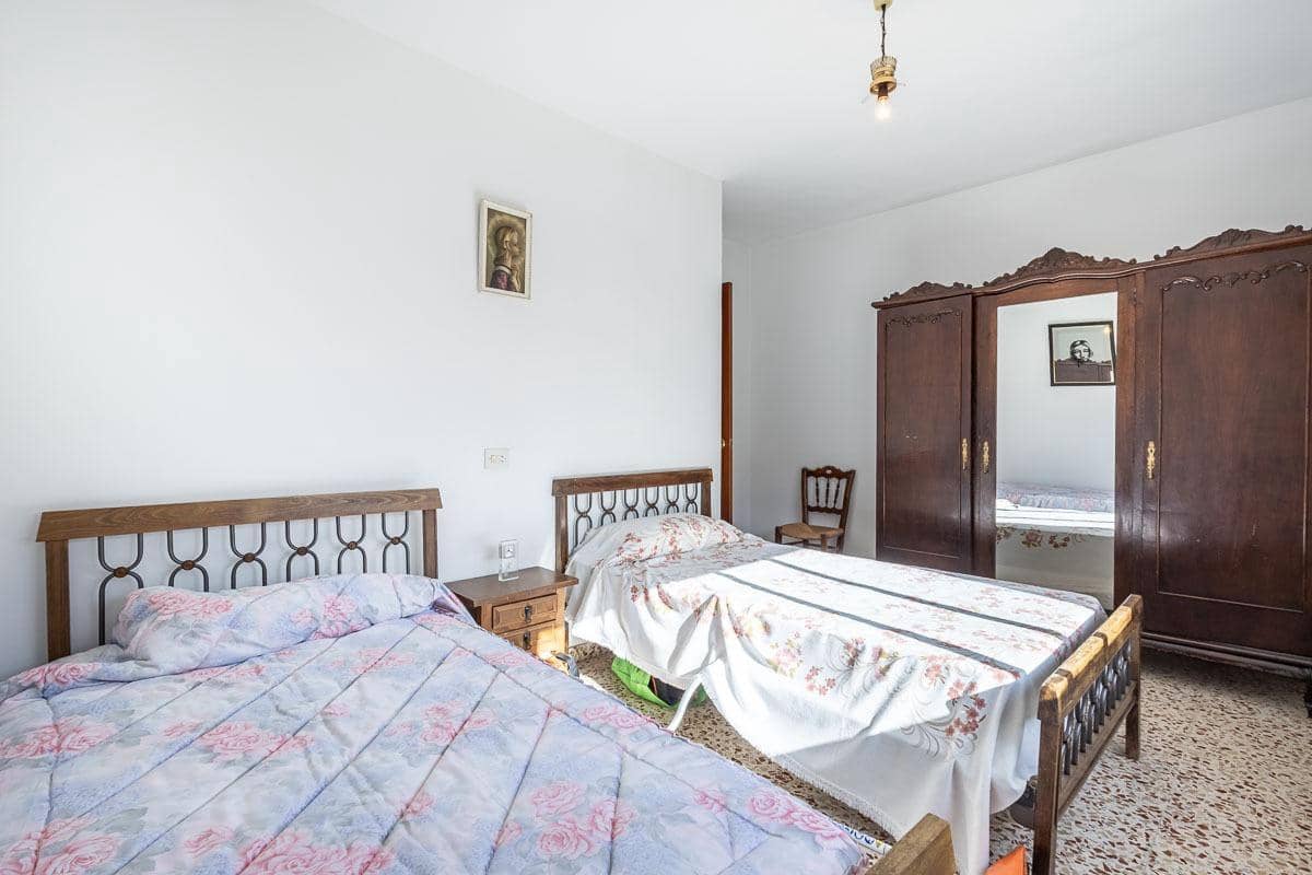 4 bedroom Finca/Country House for sale in Cajar with garage - € 325,000 (Ref: 9822840)