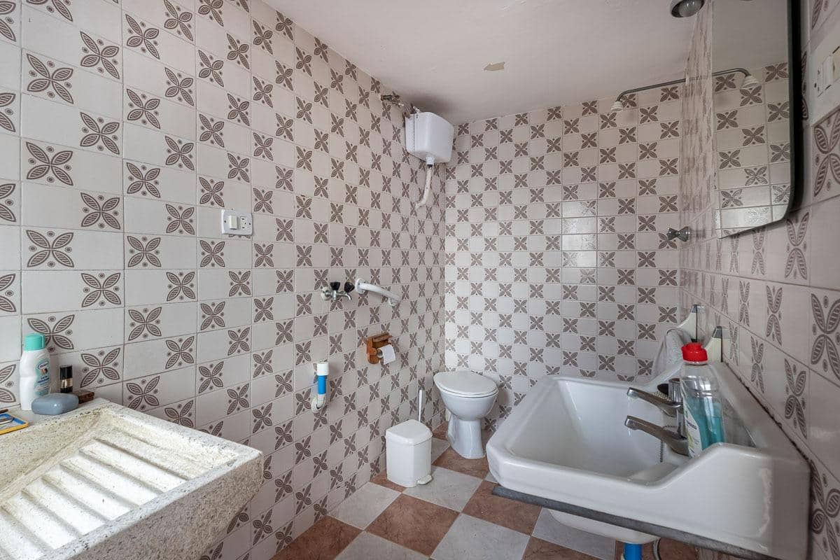 4 bedroom Finca/Country House for sale in Cajar with garage - € 325,000 (Ref: 9822840)