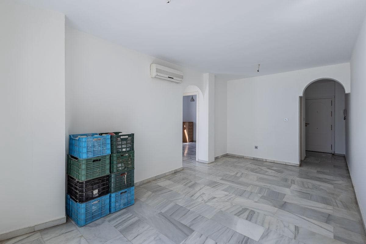 2 bedroom Flat for sale in Cenes de la Vega with garage - € 135,000 (Ref: 9825064)