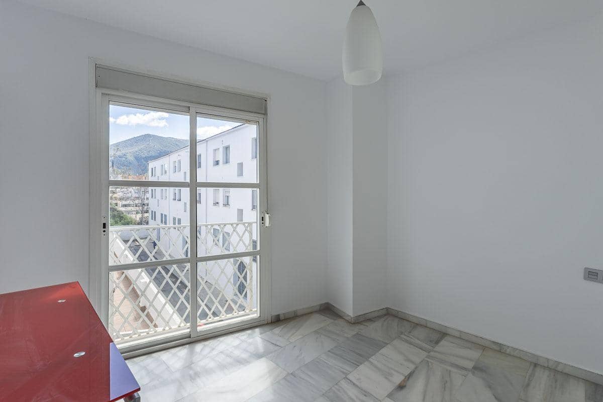 2 bedroom Flat for sale in Cenes de la Vega with garage - € 135,000 (Ref: 9825064)
