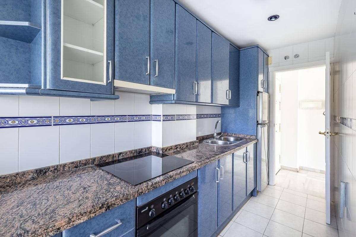 2 bedroom Flat for sale in Cenes de la Vega with garage - € 135,000 (Ref: 9825064)