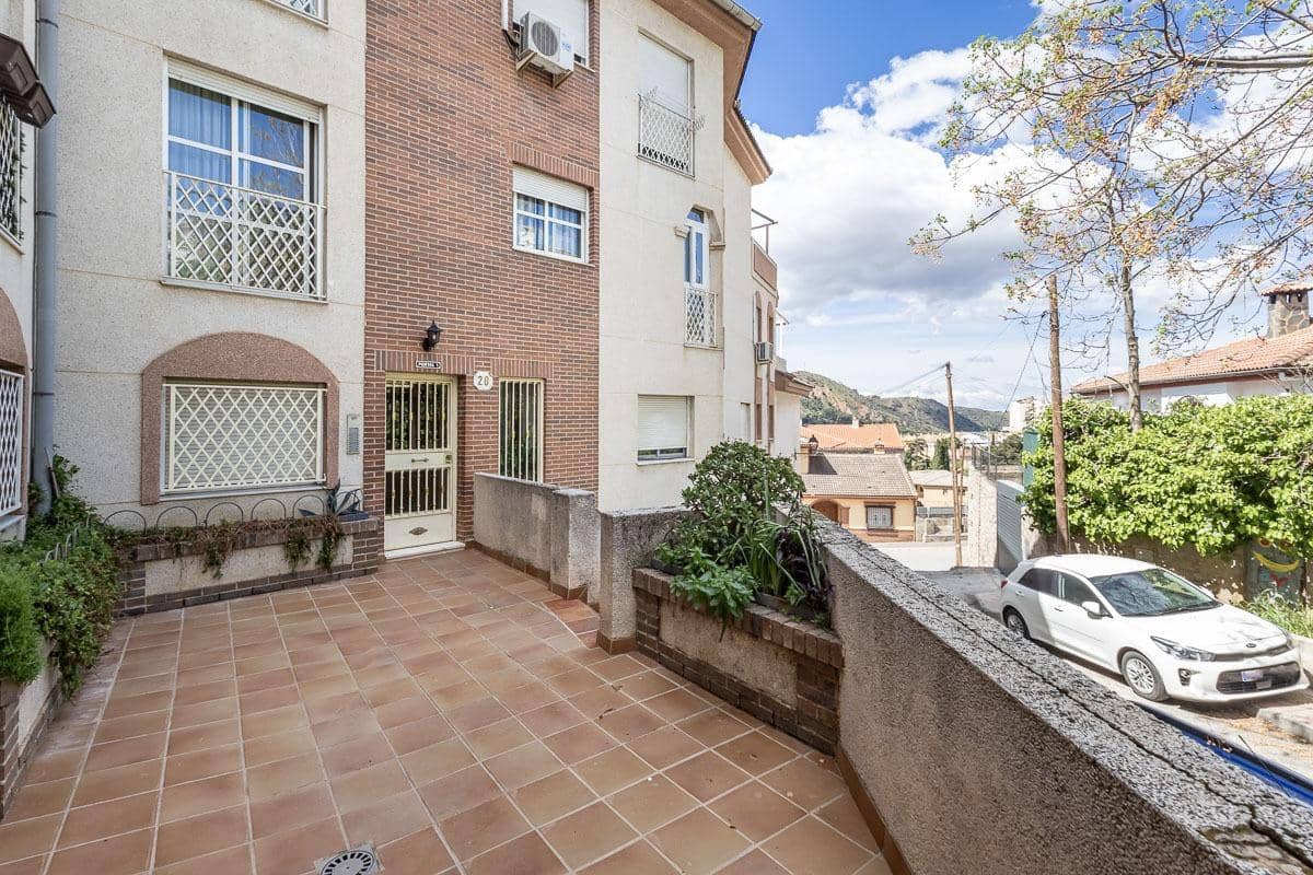 2 bedroom Flat for sale in Cenes de la Vega with garage - € 135,000 (Ref: 9825064)